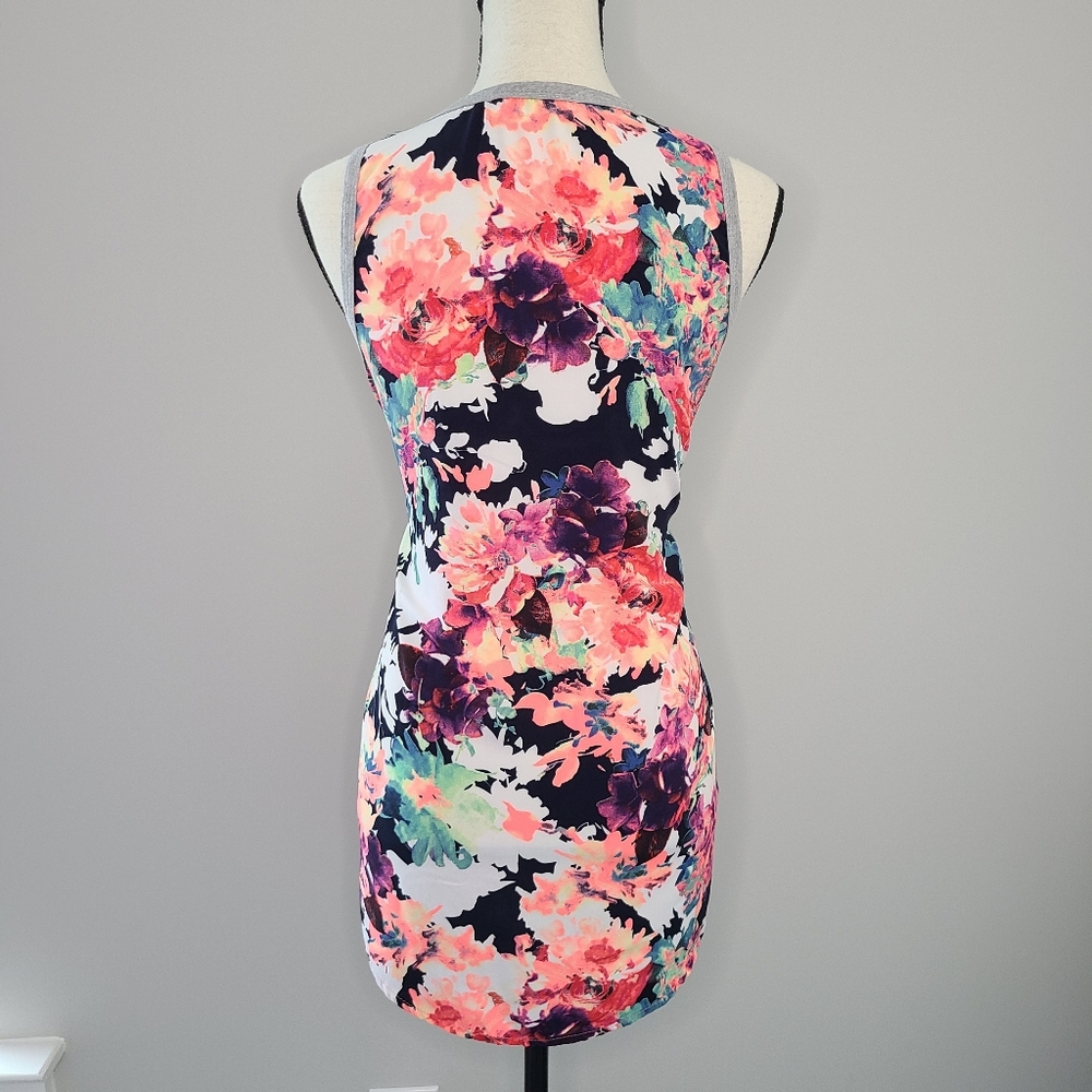 🍉 NWOT Saved by the Dress Floral Tank Top Medium - Picture 2 of 4
